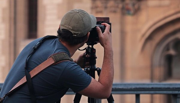 Photographe corporate à paris : l'art de votre image professionnelle